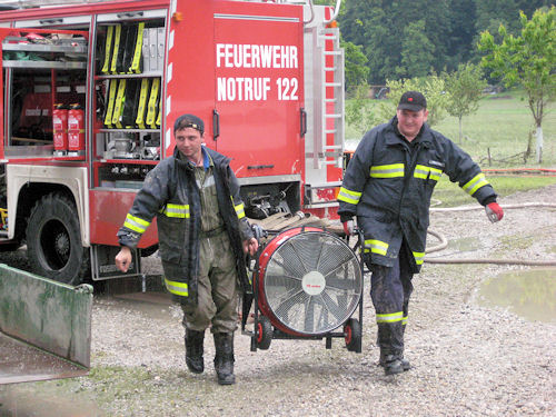 Kraiburger im Hochwasser tb