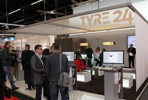 Messestand AutoZum2013 tb