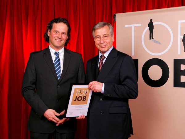 TOP JOB