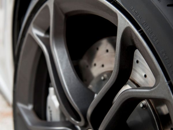 Pirelli OE Reifen McLaren tb