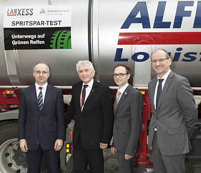 Lanxess Praxistest grüne Lkw Reifen