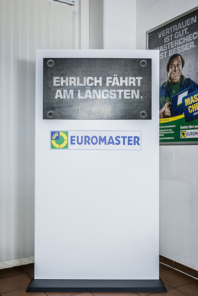 Euromaster Displays in Filialen