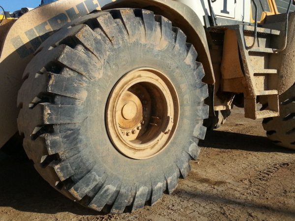 26 5R25 MA05 Liebherr Loader tb