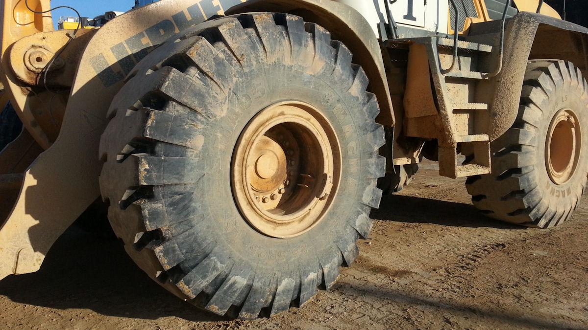 26 5R25 MA05 Liebherr Loader tb