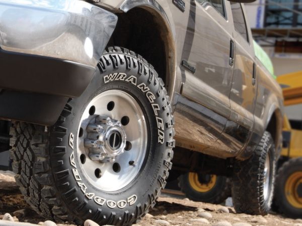 GY Wrangler DuraTrac tb