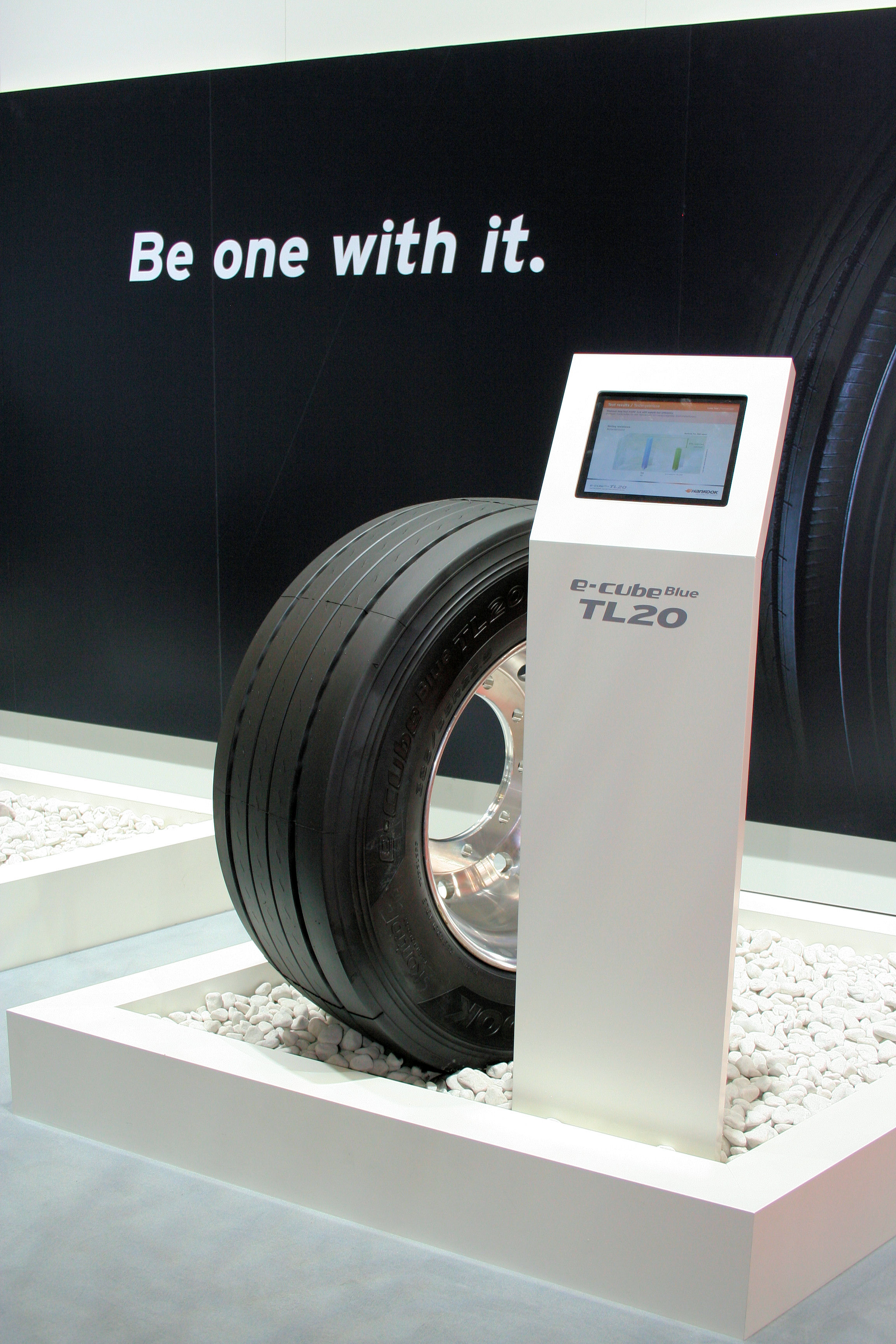 E Cube Blue TL20 Stand tb