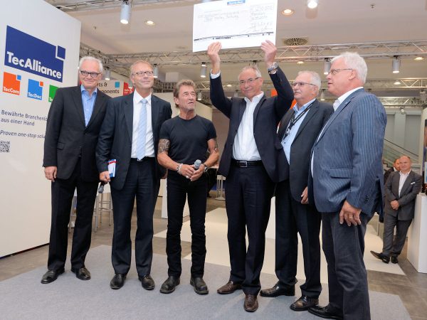 Scheckübergabe tb