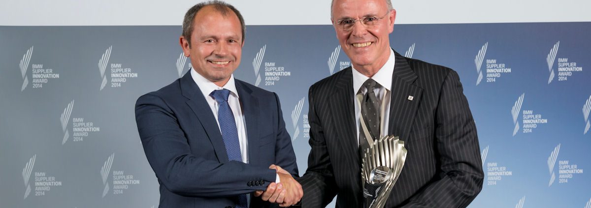 BMW BSEU CEO with BMW Innovation Award for Efficient Dynamics tb