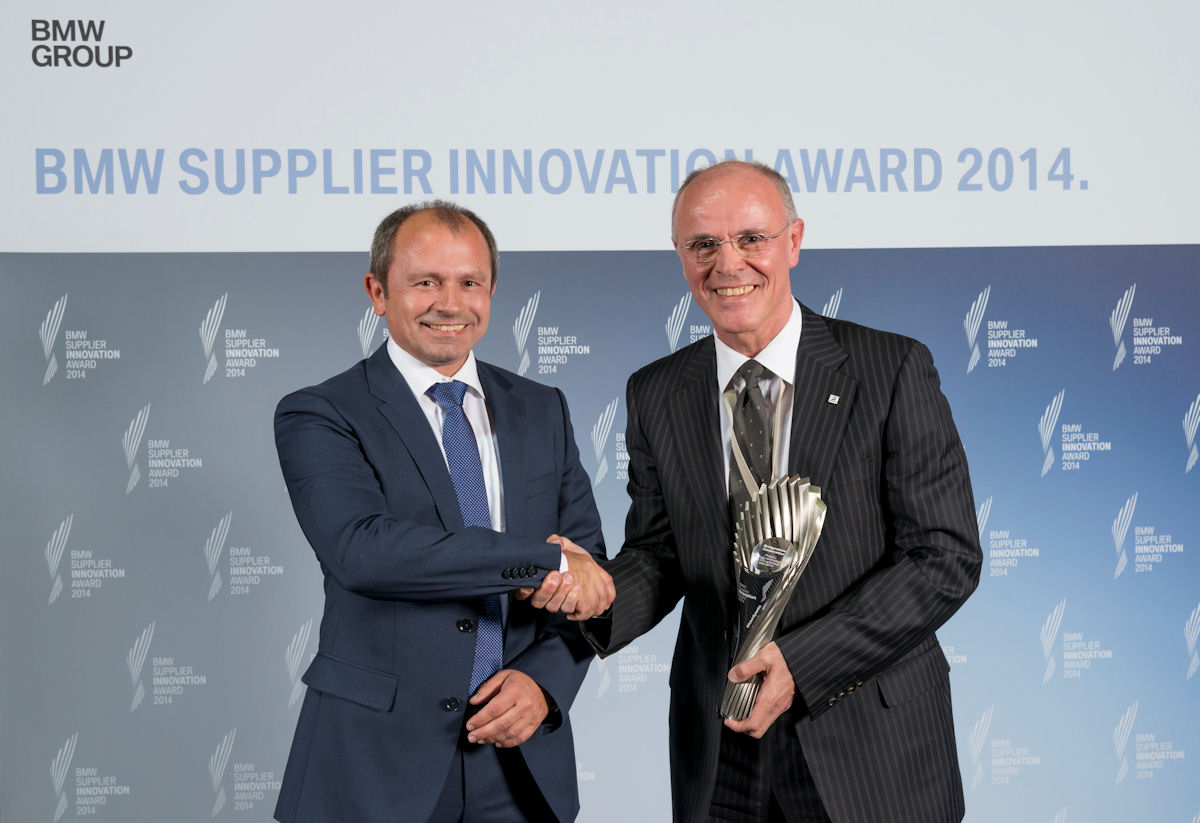 BMW BSEU CEO with BMW Innovation Award for Efficient Dynamics tb