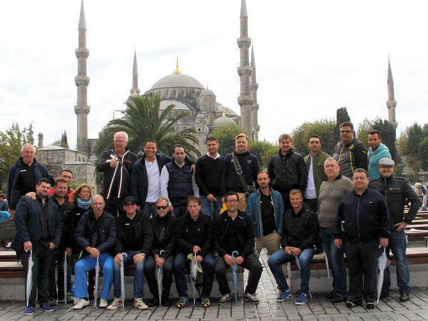 Syron Händler vor Hagia Sophia tb