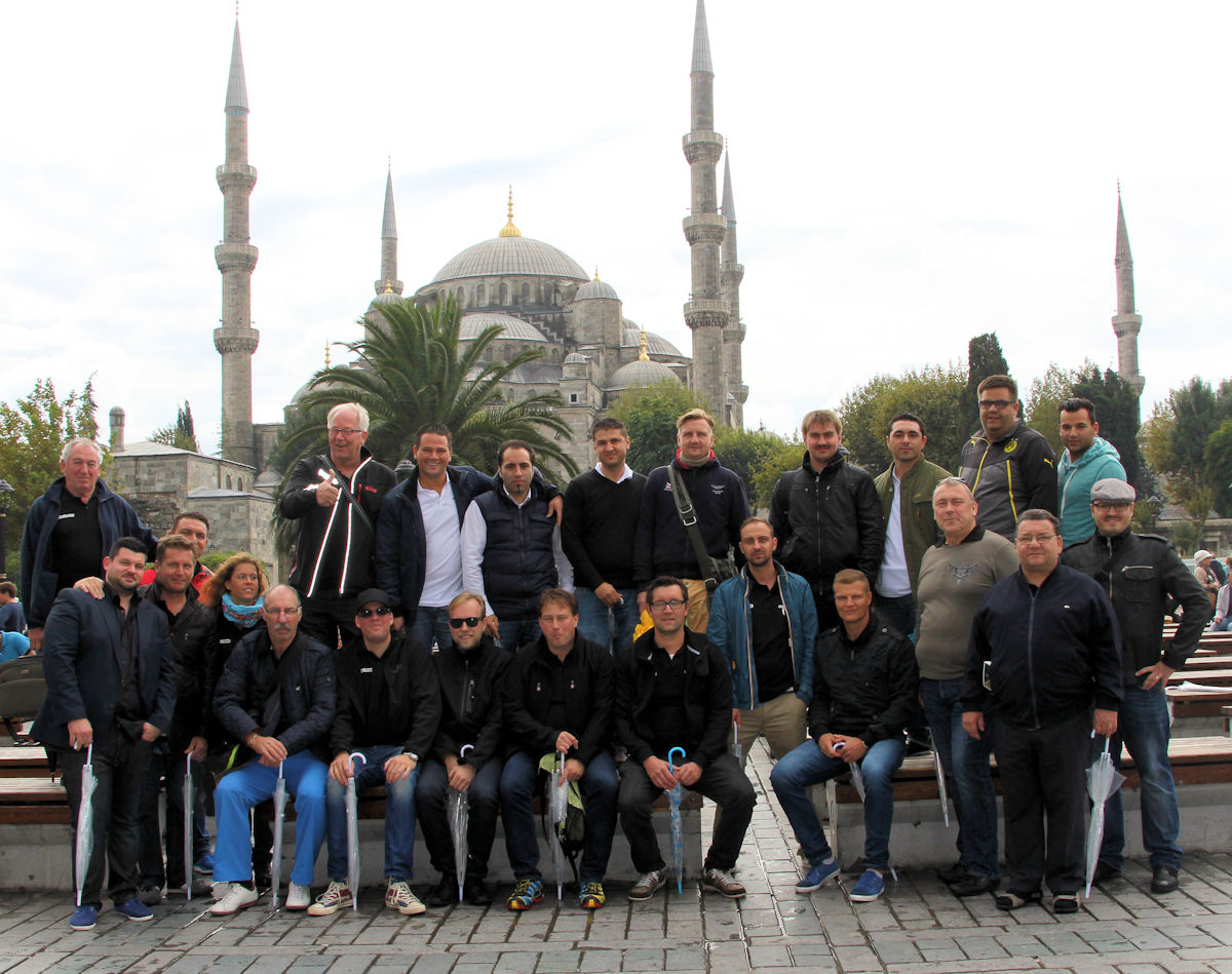 Syron Händler vor Hagia Sophia tb