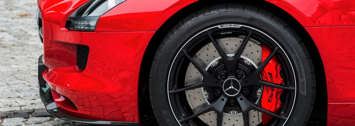 Dunlop Sport Maxx Race auf SLS AMG GT FINAL EDITION