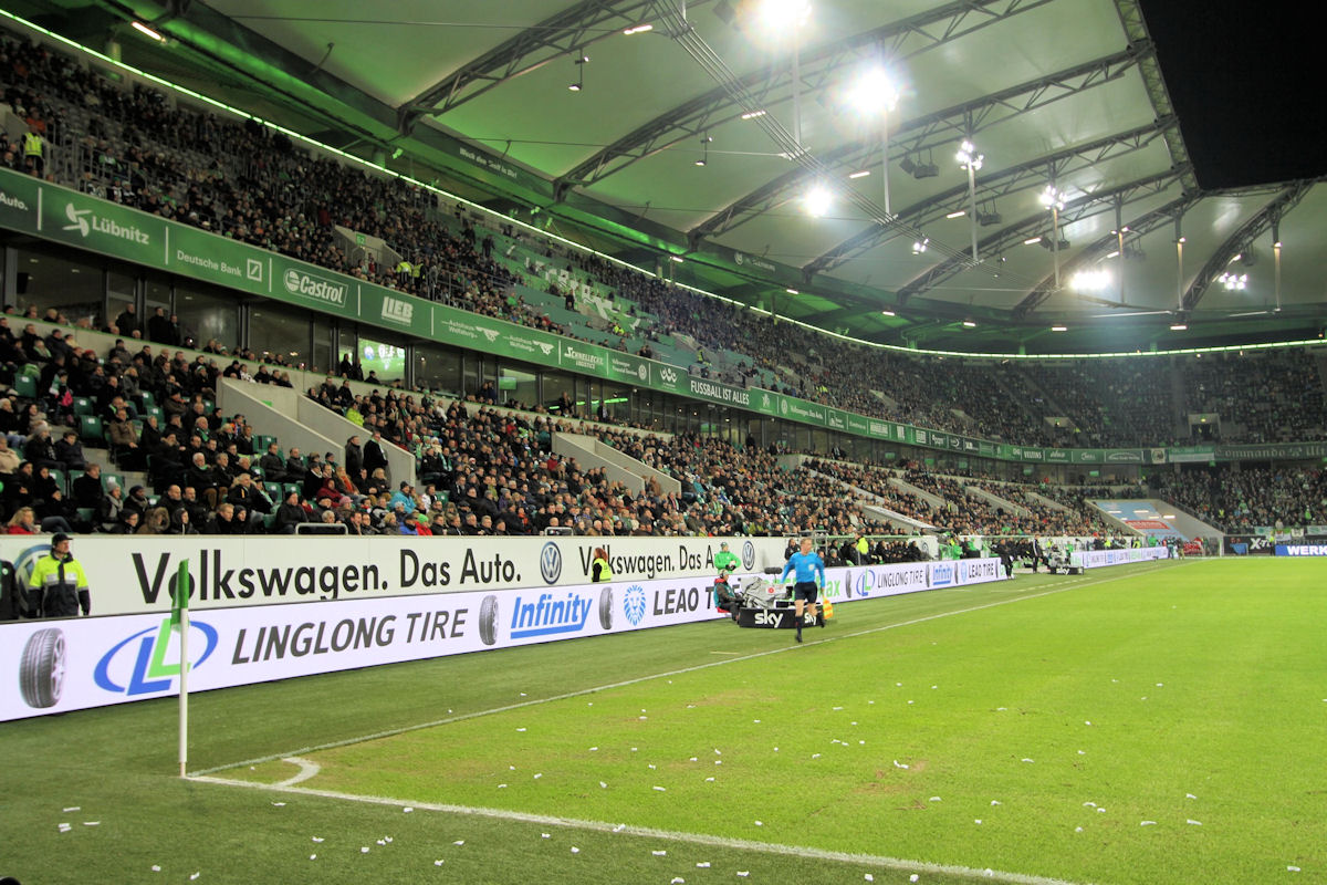 Linglong im Stadion tb