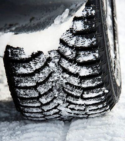 Winterreifen auf Schnee