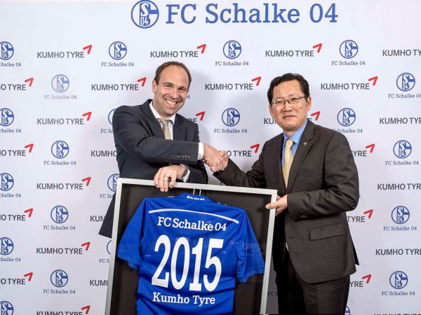 Jobst Kim handshake 15 01 2015 tb