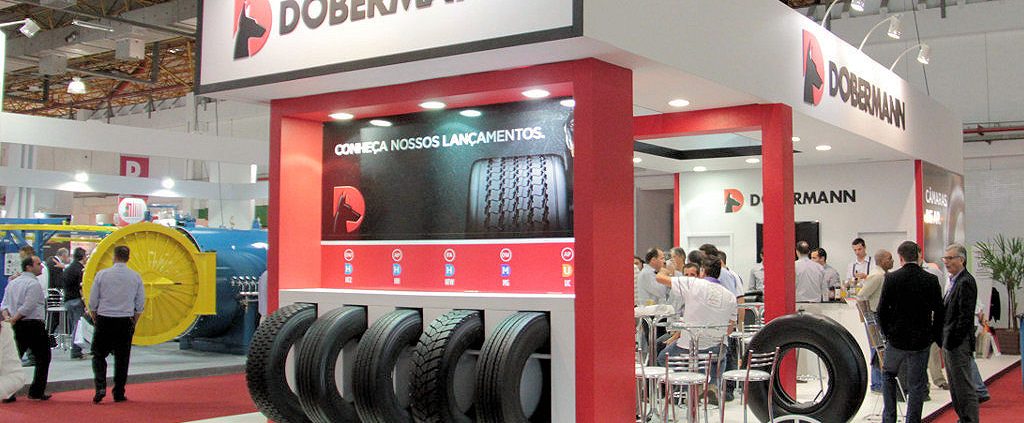 Dobermann Stand Brasilien tb