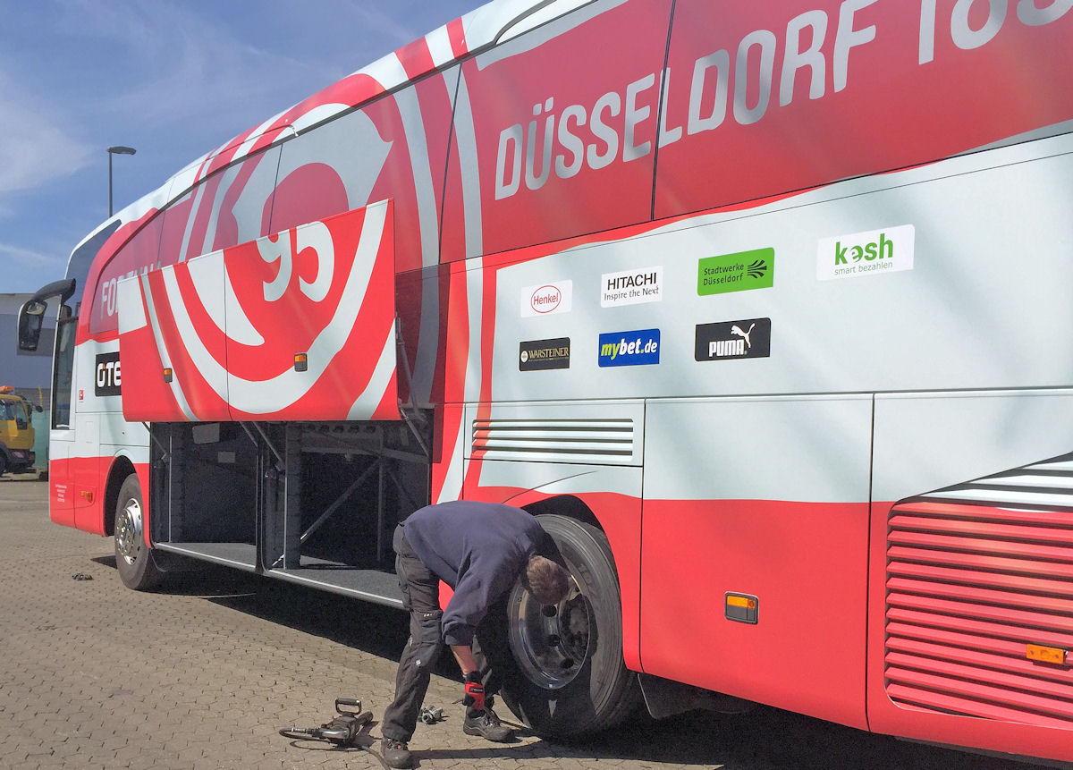Fortuna Bus Reifenmontage tb
