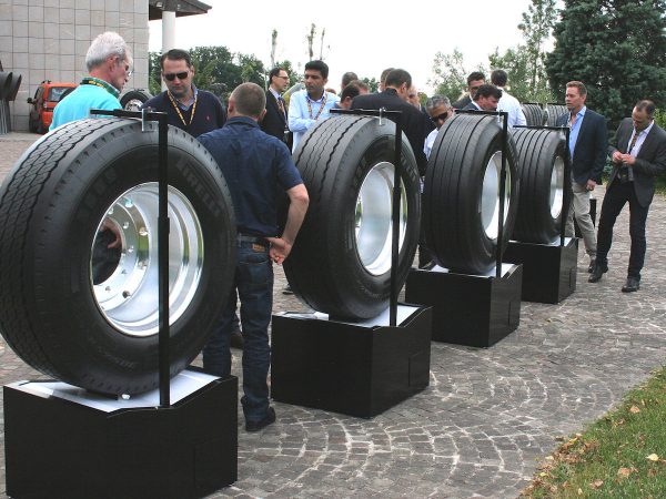 Pirelli Bologna Händler tb