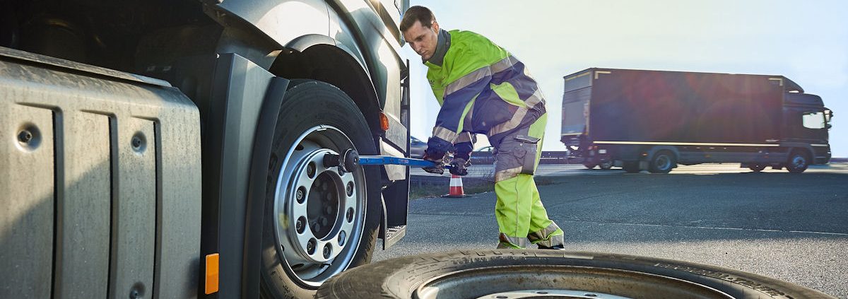 ADAC TS Reifenpanne Reparatur tb