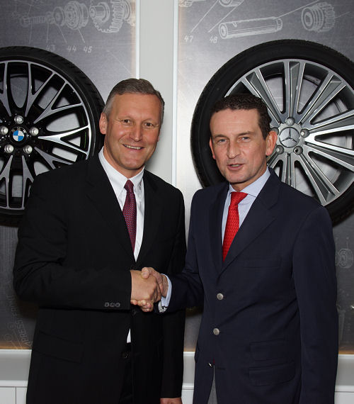 Pirelli und Team kooperieren
