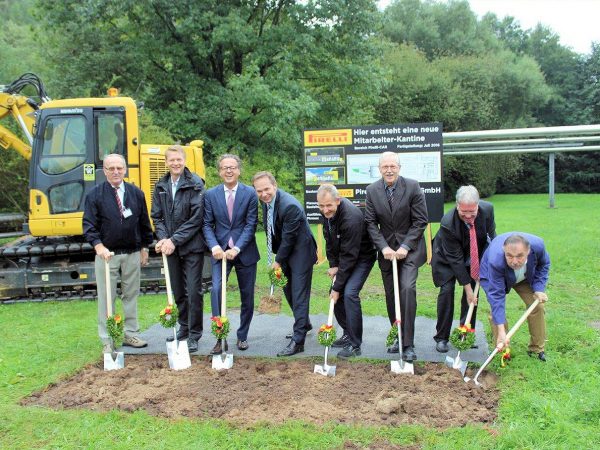Erster Spatenstich Pirelli Kantine tb