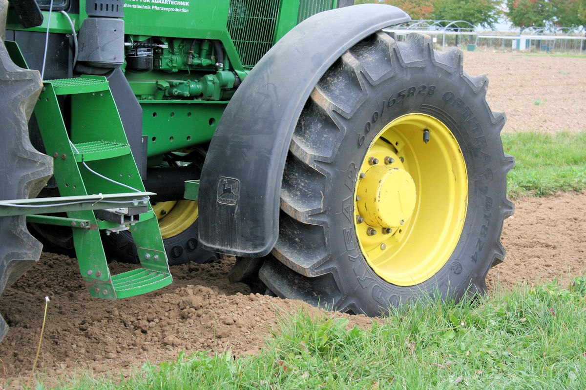Goodyear Titan LW Reifen Lizenz tb