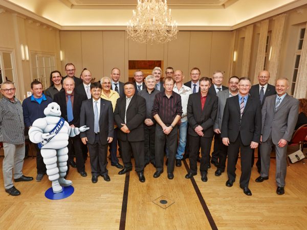 Michelin Jubilarfeier Jubilare mit Vorgesetzten tb