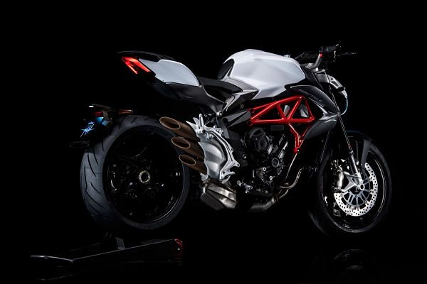 Pirelli OE bei MV Agusta Brutale 800
