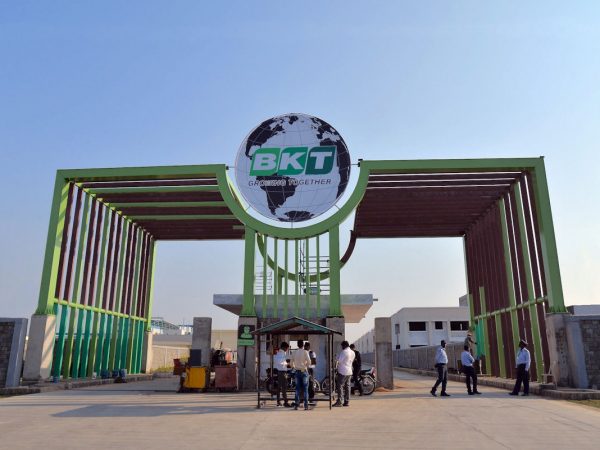 Bhuj BKT Fabrik Eingang tb