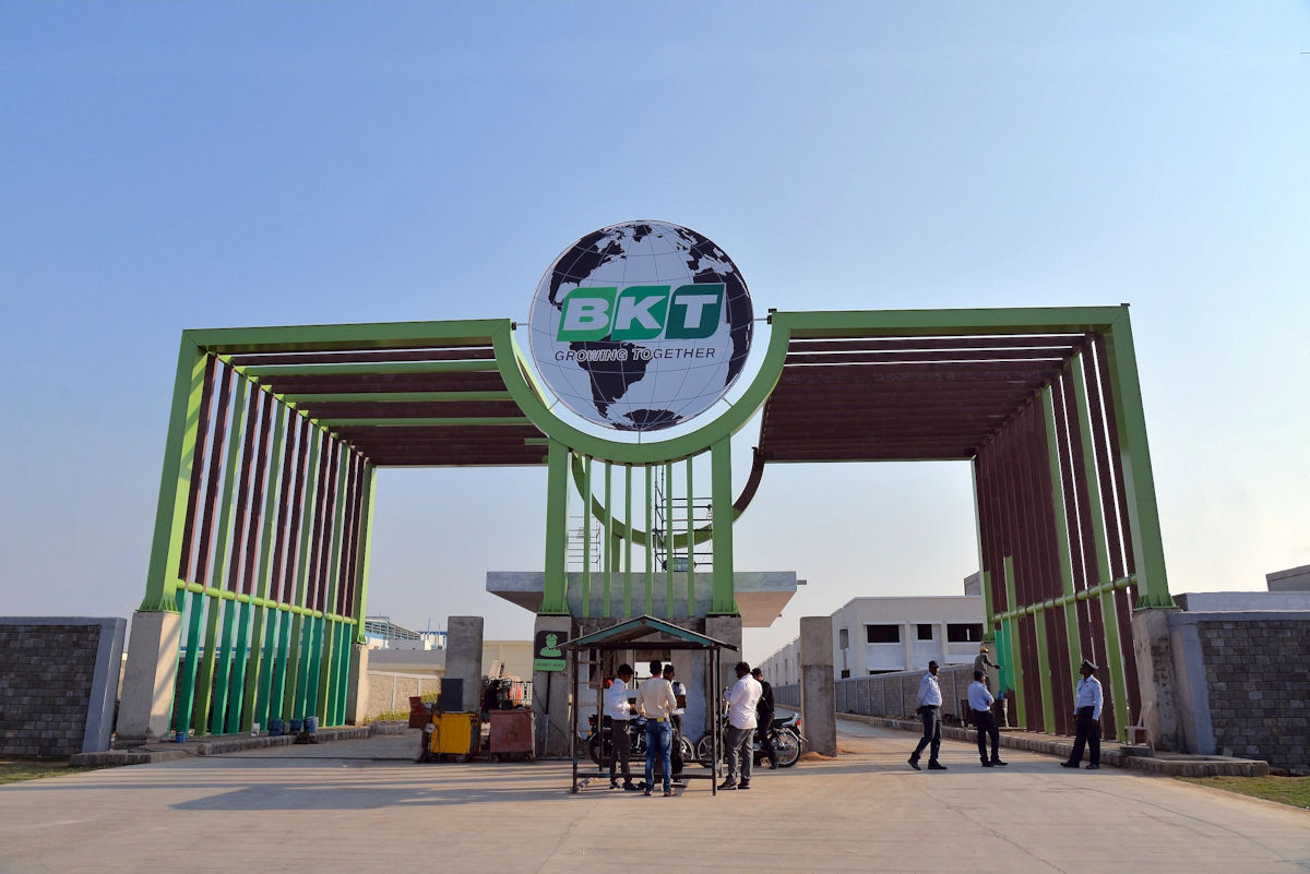 Bhuj BKT Fabrik Eingang tb
