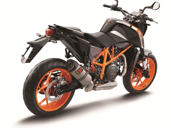 Metzeler Sportec M7 RR OE bei KTM 690 Duke
