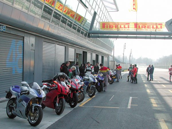Pirelli Indien tb