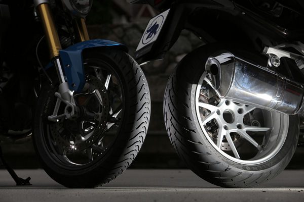 Metzeler Roadtec 01