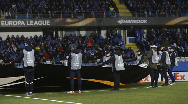 Hankook Europa League Mittelkreisfahnenträgerprogramm