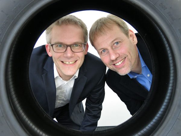 Claus Oberbeck and Martin Wells tb