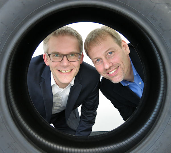 Claus Oberbeck and Martin Wells tb