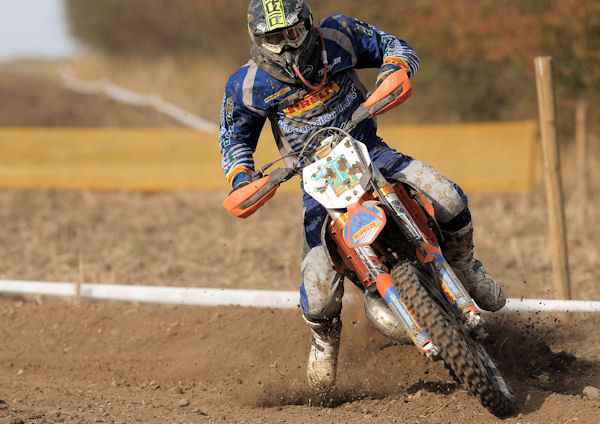 MotorradreifenDirekt de Teammitglied Marvin Möhler tb