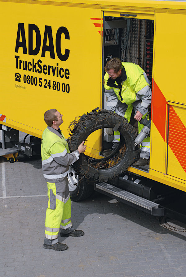 ADAC TS Reifenservice klein