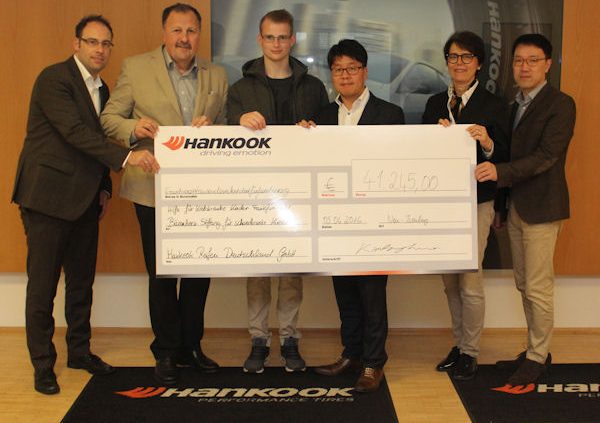 Hankook Spendenübergabe klein