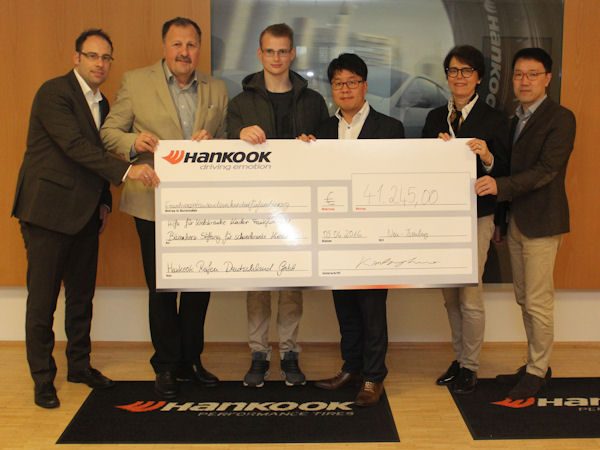 Hankook Spendenübergabe klein