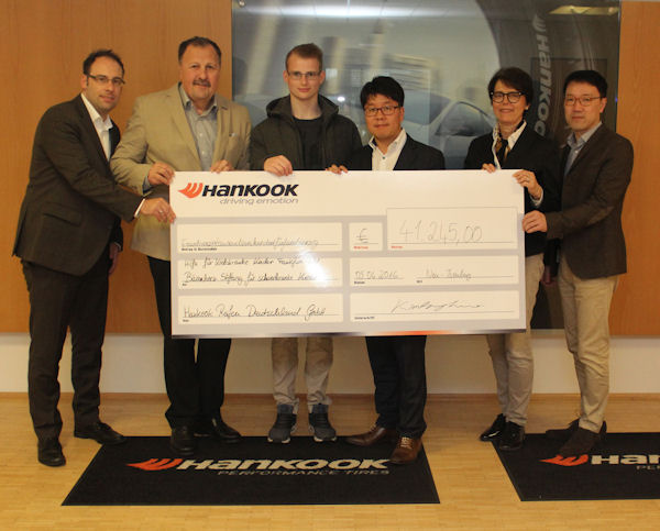 Hankook Spendenübergabe klein