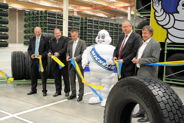 Michelin Einweihung Logistikzentrum Band durchgeschnitten tb