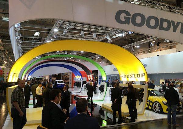 Goodyear Messestand klein