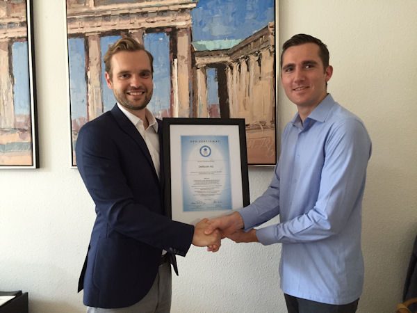 Delticom klein Jan Schmelzle stellv Geschäftsführer DFV und Tobias Ansel Franchise Manager Delticom AG