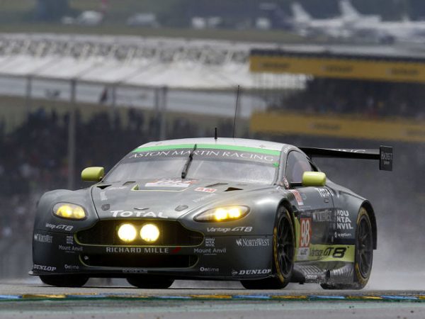 Dunlop Aston Martin Racing Startnummer 98