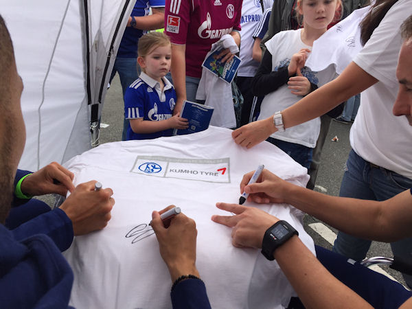 Kumho zur Saisoneröffnung „auf Schalke“ klein