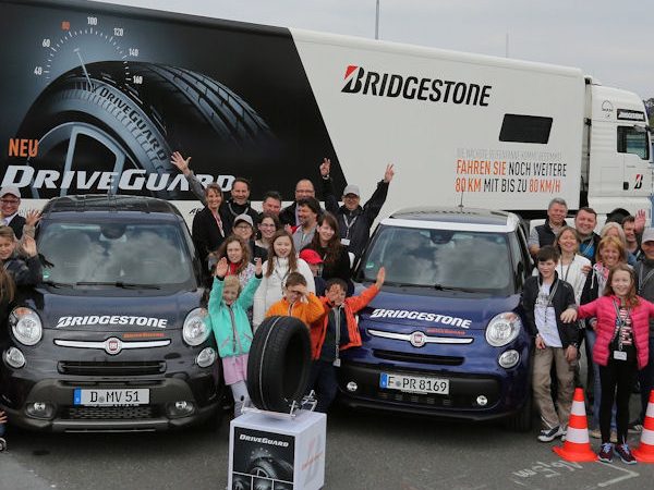 Bridgestone sucht Familien als Testfahrer klein