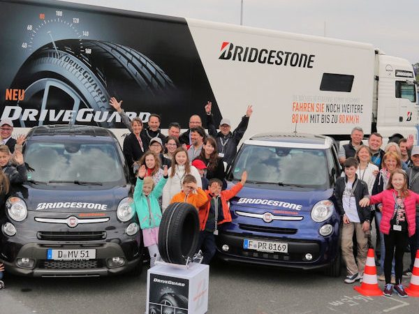 Fahrsicherheitstraining mit DriveGuard Winter für Familien tb