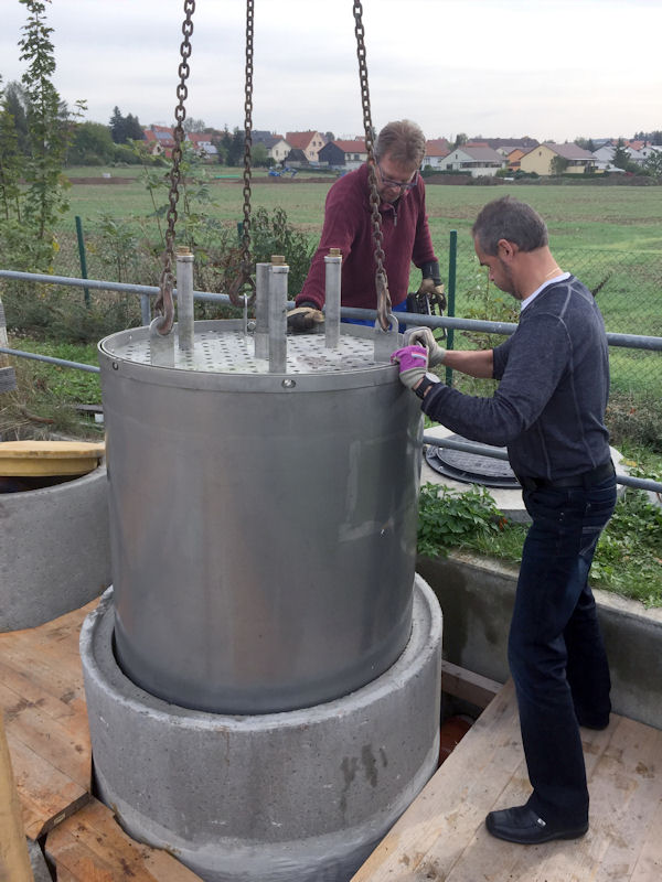 Regenwasseranlage aus recycelten Reifen klein