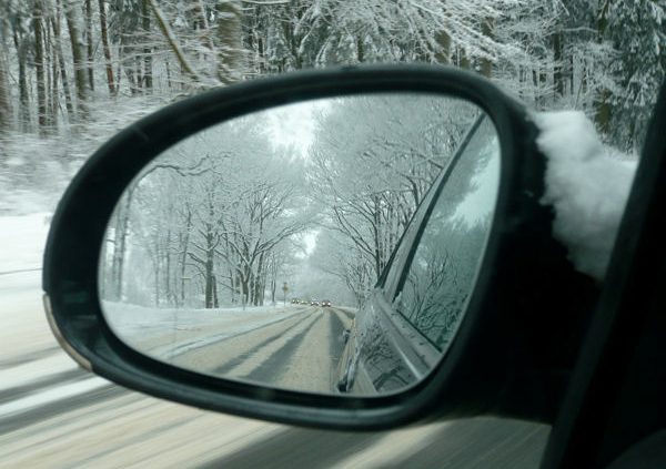 Winterbild Rückspiegel